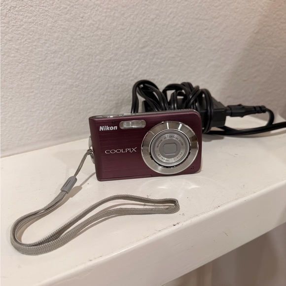 Nikon Other - Nikon Coolpix S210 Digital Camera 10MP 3x Zoom Red Tested Working w Charger